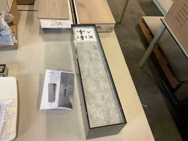 Looox closed inbouw reserve toiletrolhouder - afbeelding 1 van  2