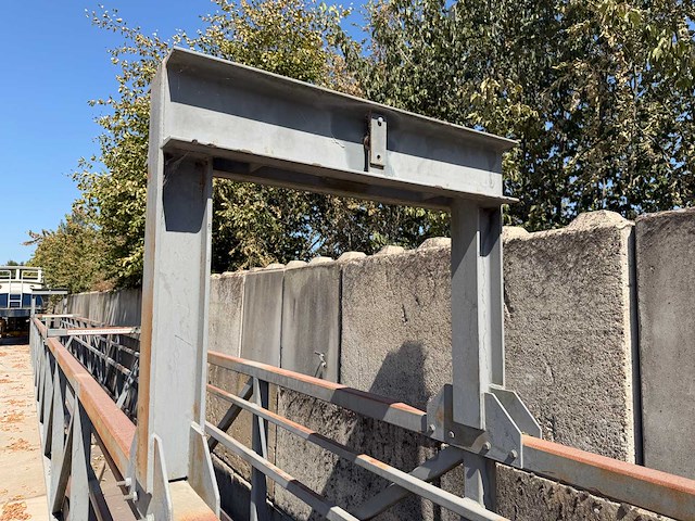 Loopbrug 24 x 1 x 2.3 m - afbeelding 7 van  27