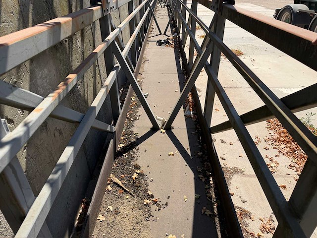 Loopbrug 24 x 1 x 2.3 m - afbeelding 16 van  27