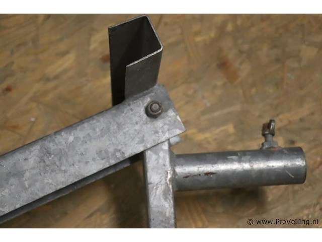 Loopbrug dakbeugels voor schuindak - afbeelding 3 van  6