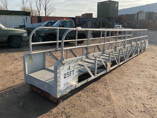 Loopplank /aanlegsteiger - afbeelding 1 van  6