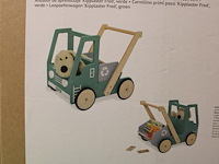Loopwagen fred pinolino hout. afmeting 54 x 38 x 48 cm. rubberen banden met stalen assen. met kantelbare trog - afbeelding 2 van  2