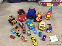 Lot auto's - afbeelding 1 van  3
