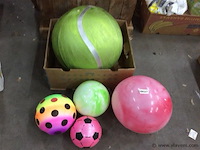 Lot ballen - afbeelding 1 van  1