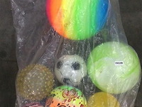 Lot ballen - afbeelding 1 van  2