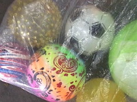 Lot ballen - afbeelding 2 van  2