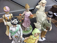 Lot beeldjes - afbeelding 2 van  2