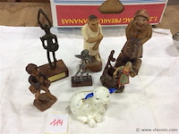 Lot beeldjes - afbeelding 1 van  3