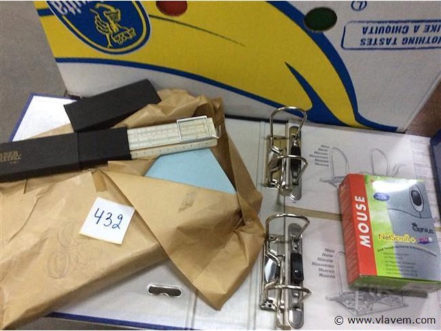 Lot bureaumateriaal - afbeelding 2 van  4