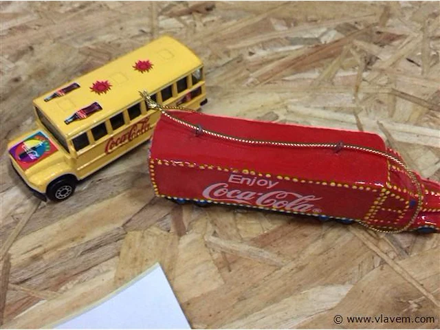 Lot coca cola miniatuur auto's - afbeelding 3 van  3