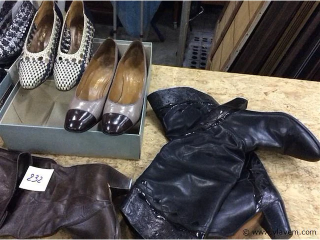 Lot damesschoenen + (maat 38-38,5 ) + hot socks - afbeelding 3 van  5