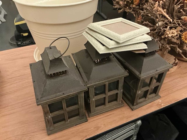 Lot decoratiemateriaal - afbeelding 2 van  7