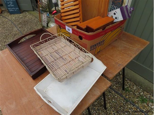 Lot dienbladen en divers - afbeelding 3 van  3