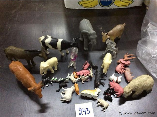 Lot dieren - afbeelding 1 van  3