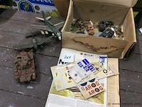 Lot divers speelgoed (modelbouw)