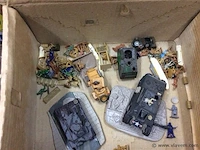 Lot divers speelgoed (modelbouw) - afbeelding 3 van  4