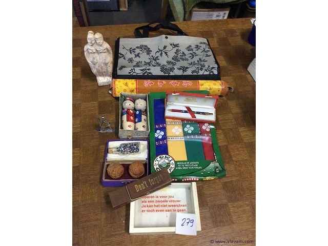 Lot divers - afbeelding 1 van  3