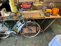 Lot diverse antieken items kast - afbeelding 20 van  26