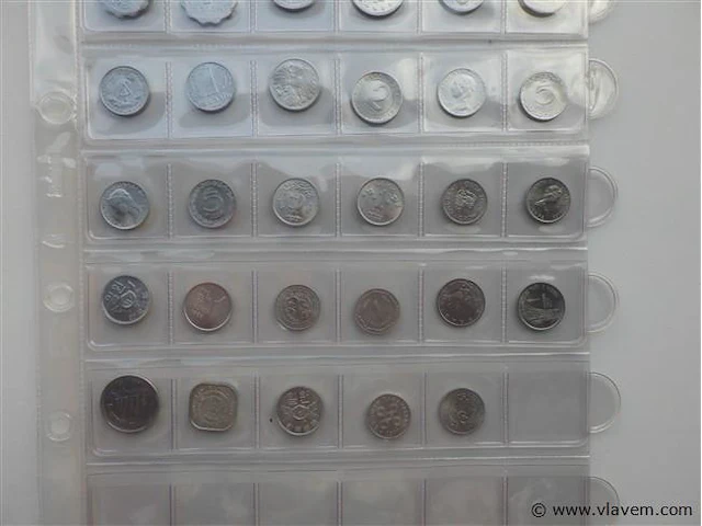Lot diverse aziatische munten - afbeelding 4 van  4