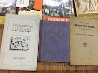Lot diverse boeken oa oost priesterhulp - afbeelding 4 van  4