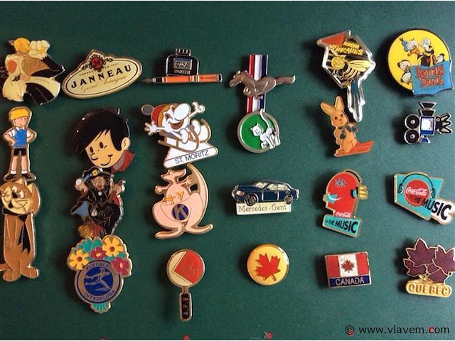 Lot diverse pins in kaft - afbeelding 3 van  5