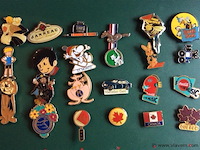 Lot diverse pins in kaft - afbeelding 3 van  5