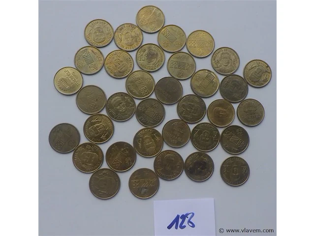 Lot diverse voetbalpenningen bvb en shell - afbeelding 1 van  5