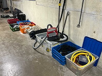 Lot elektronica - afbeelding 1 van  6