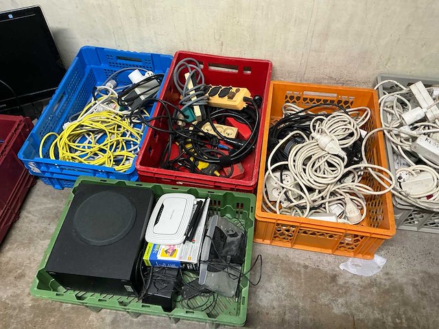 Lot elektronica - afbeelding 5 van  6