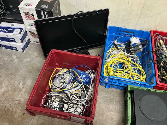 Lot elektronica - afbeelding 6 van  6