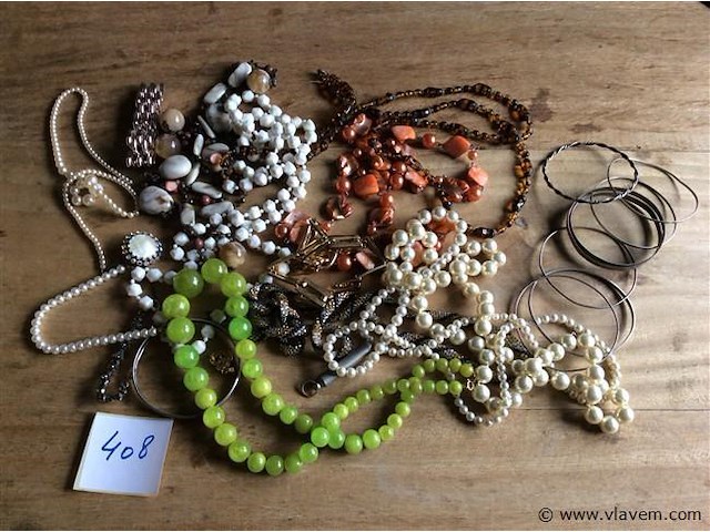 Lot fantasiejuwelen - afbeelding 1 van  2