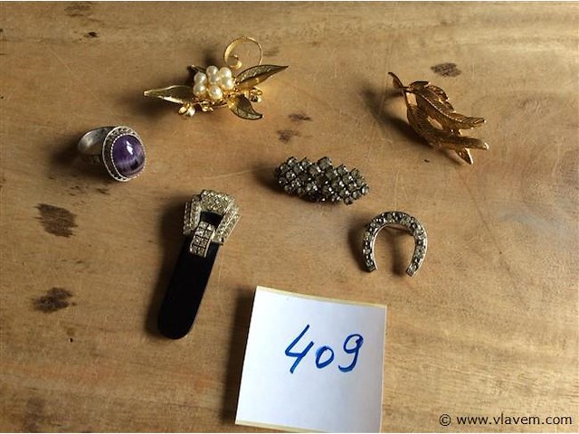 Lot fantasiejuwelen - afbeelding 1 van  2