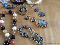 Lot fantasiejuwelen - afbeelding 4 van  4