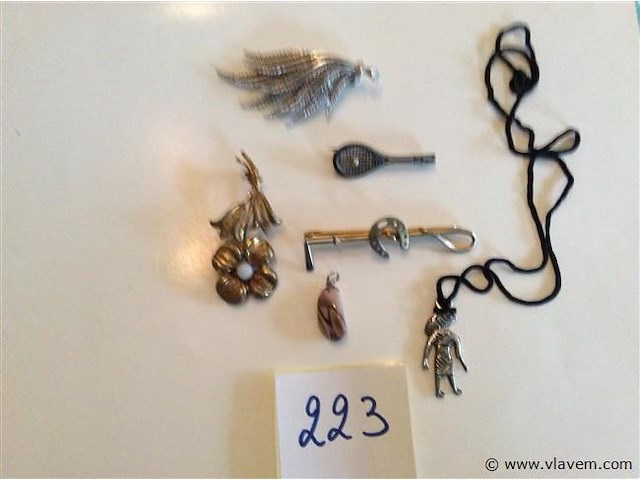 Lot fatasiejuwelen - afbeelding 1 van  3