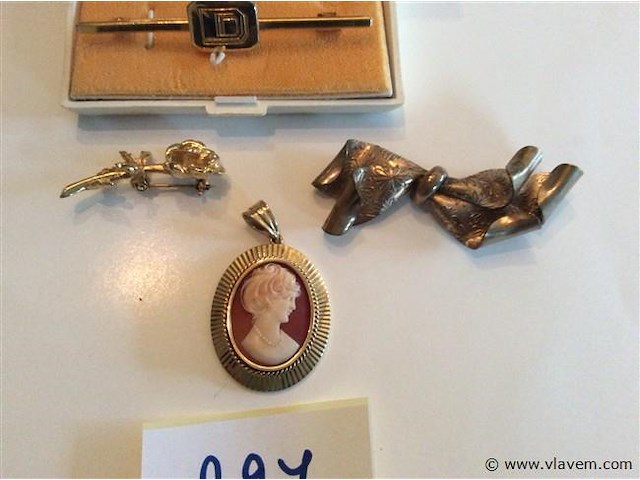 Lot fatasiejuwelen - afbeelding 2 van  3