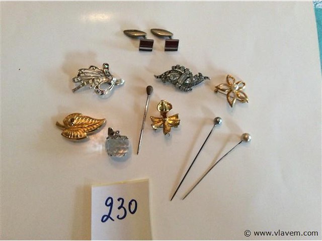 Lot fatasiejuwelen - afbeelding 1 van  3