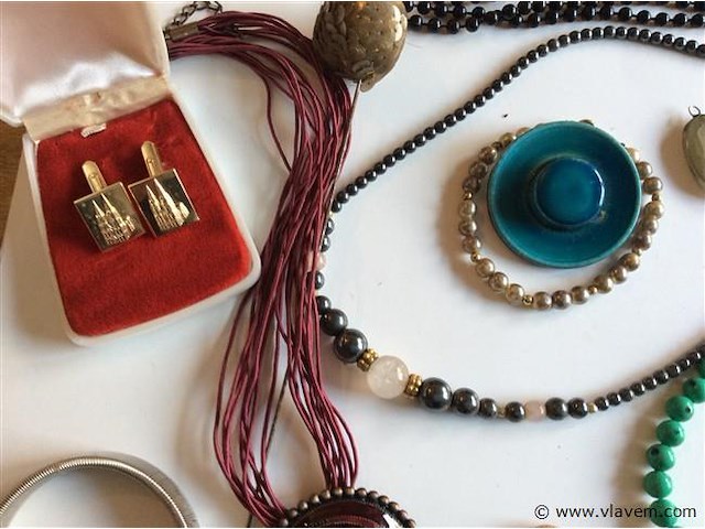 Lot fatasiejuwelen - afbeelding 2 van  4