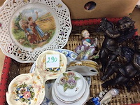 Lot figuurtjes met mand - afbeelding 1 van  3