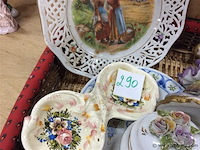 Lot figuurtjes met mand - afbeelding 3 van  3