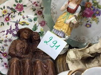 Lot figuurtjes met mand - afbeelding 3 van  3