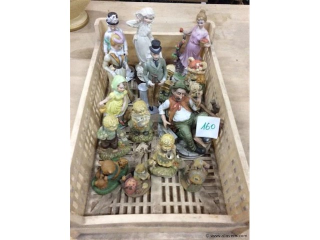 Lot figuurtjes ( porselein ) - afbeelding 1 van  3