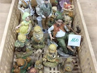 Lot figuurtjes ( porselein ) - afbeelding 1 van  3