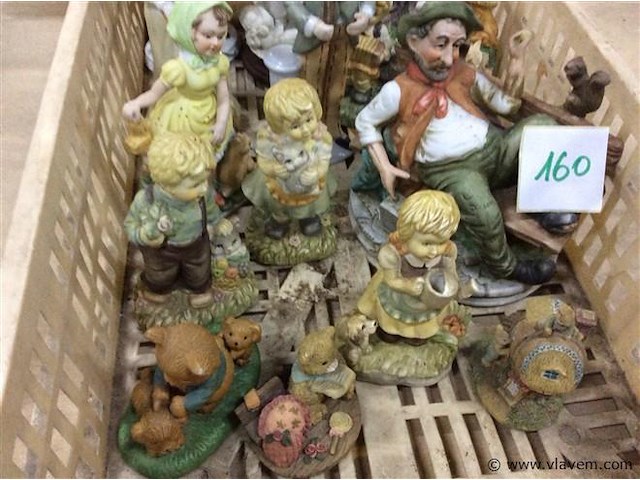 Lot figuurtjes ( porselein ) - afbeelding 2 van  3