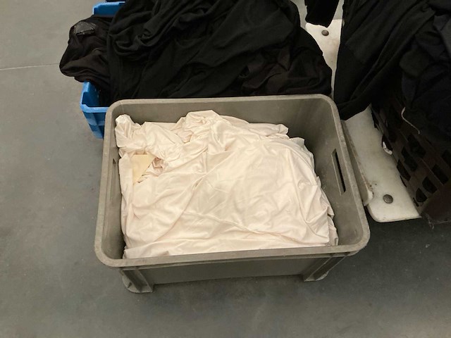 Lot hoezen en overtrekken voor tafels en statafels - afbeelding 5 van  6