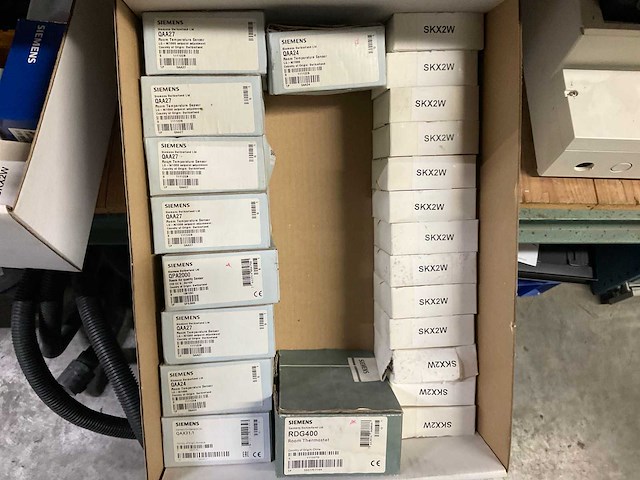 Lot instalatiemateriaal - afbeelding 1 van  1