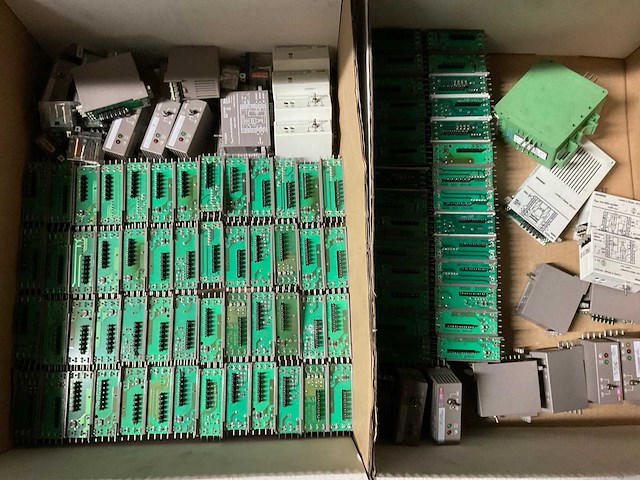 Lot instalatiemateriaal - afbeelding 1 van  4