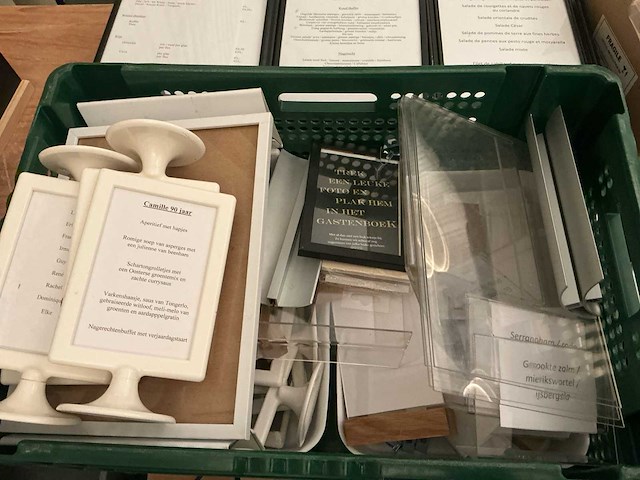 Lot kaders en displays - afbeelding 2 van  7