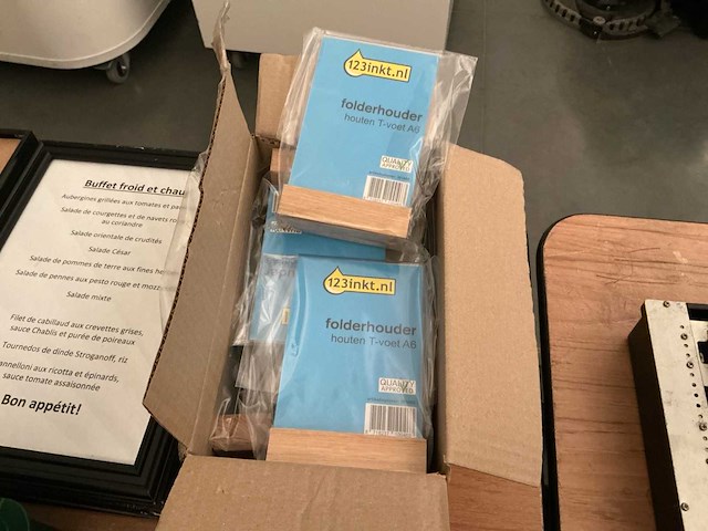 Lot kaders en displays - afbeelding 4 van  7