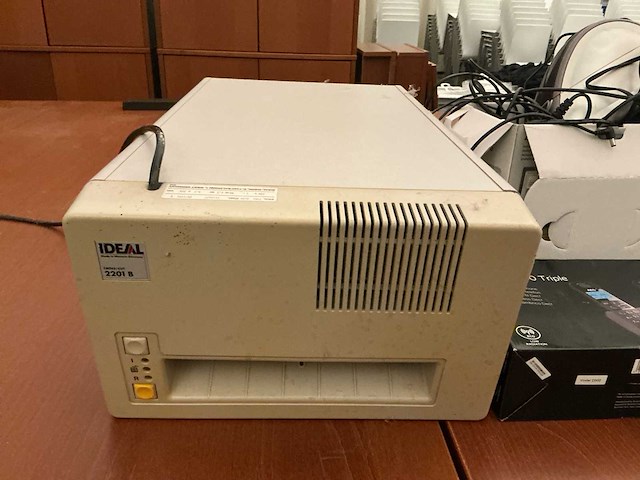 Lot kantoormateriaal - afbeelding 2 van  4