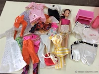 Lot kledij in box - afbeelding 3 van  3
